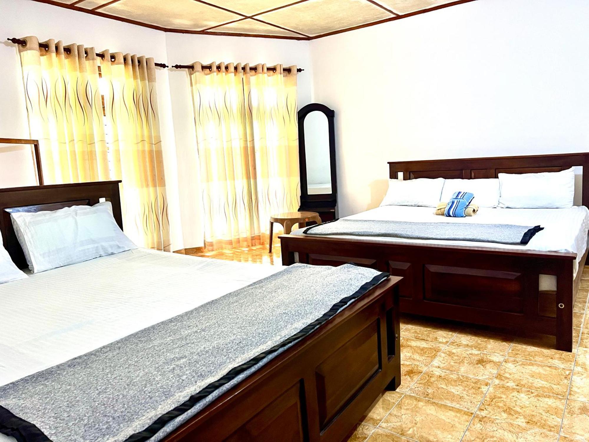 Pineview Lodge Ella Bagian luar foto